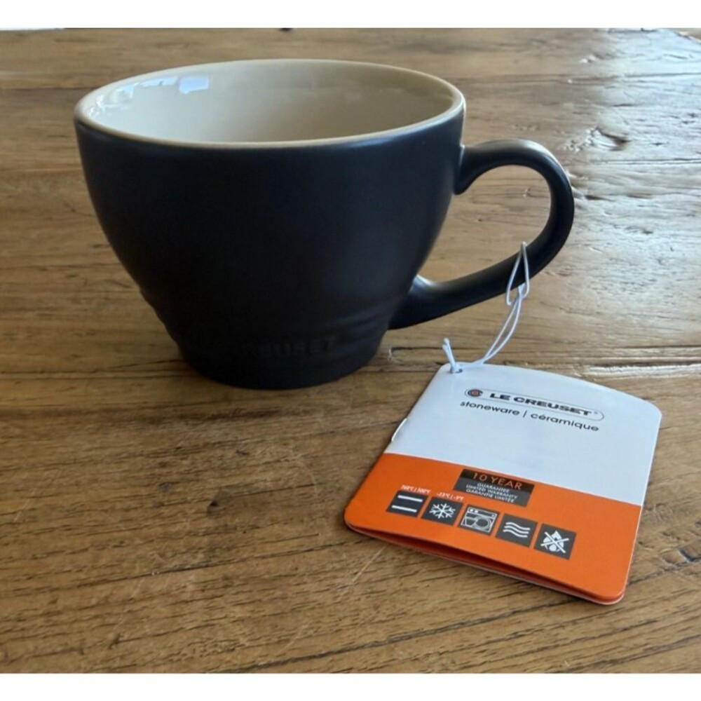Le Creuset Stoneware Giant Cappuccino Bistro Mug 14 oz Matte Black Licorice NEW